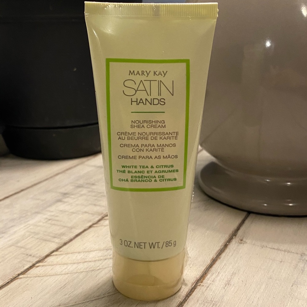White Tea&Citrus Satin Hands Nourishing Shea Cream